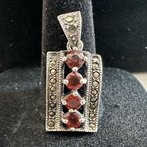 Elegant Garnet Round Cut Pendant